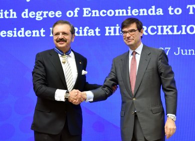 TOBB Başkanımız M.Rıfat Hisarcıklıoğlu'na İspanya Sivil Liyakat Nişanı verildi. - 3